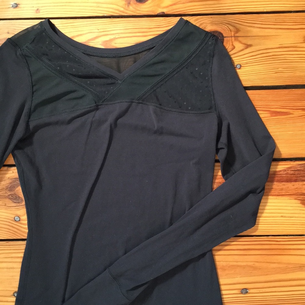 LuluLemon Women’s Black Long Sleeve